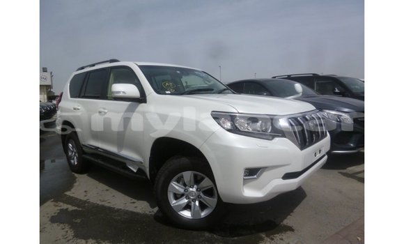 ຊື້ ການ ນຳ ເຂົ້າ Toyota Prado White ລົດ ໃນ Import - Dubai ໃນ Attapeu Province