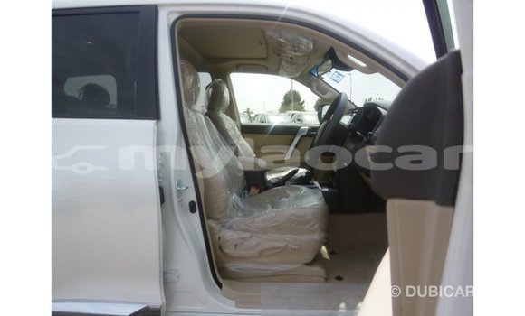Buy Import Toyota Prado White Car in Import - Dubai in Attapeu Province Buy Import Toyota Prado White Car in Import - Dubai in Attapeu Province