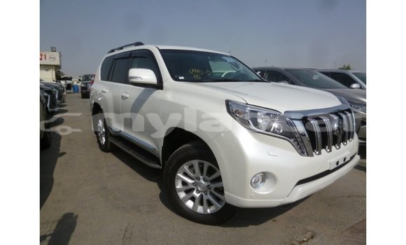 Acheter Import Voiture Toyota Prado Blanc à Import - Dubai, Attapeu Province Acheter Import Voiture Toyota Prado Blanc à Import - Dubai, Attapeu Province