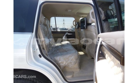 Buy Import Toyota Land Cruiser White Car in Import - Dubai in Attapeu Province Buy Import Toyota Land Cruiser White Car in Import - Dubai in Attapeu Province