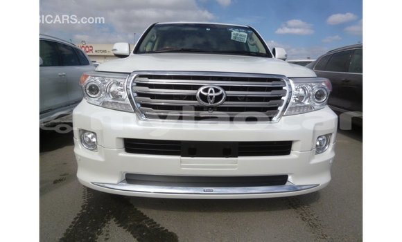 Buy Import Toyota Land Cruiser White Car in Import - Dubai in Attapeu Province Buy Import Toyota Land Cruiser White Car in Import - Dubai in Attapeu Province