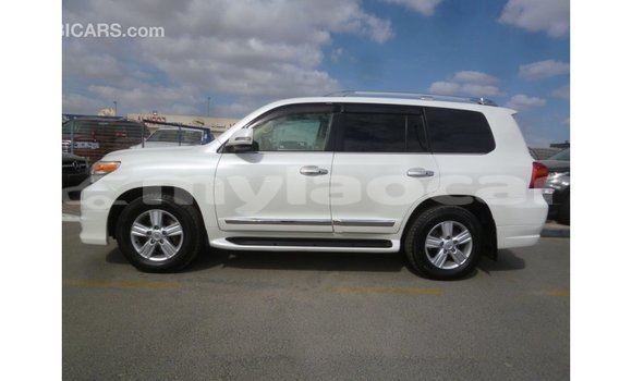 Buy Import Toyota Land Cruiser White Car in Import - Dubai in Attapeu Province Buy Import Toyota Land Cruiser White Car in Import - Dubai in Attapeu Province
