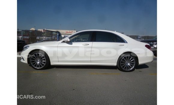 ຊື້ ການ ນຳ ເຂົ້າ Mercedes-Benz 190 (W201) White ລົດ ໃນ Import - Dubai ໃນ Attapeu Province ຊື້ ການ ນຳ ເຂົ້າ Mercedes-Benz 190 (W201) White ລົດ ໃນ Import - Dubai ໃນ Attapeu Province