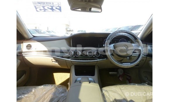 ຊື້ ການ ນຳ ເຂົ້າ Mercedes-Benz 190 (W201) White ລົດ ໃນ Import - Dubai ໃນ Attapeu Province ຊື້ ການ ນຳ ເຂົ້າ Mercedes-Benz 190 (W201) White ລົດ ໃນ Import - Dubai ໃນ Attapeu Province