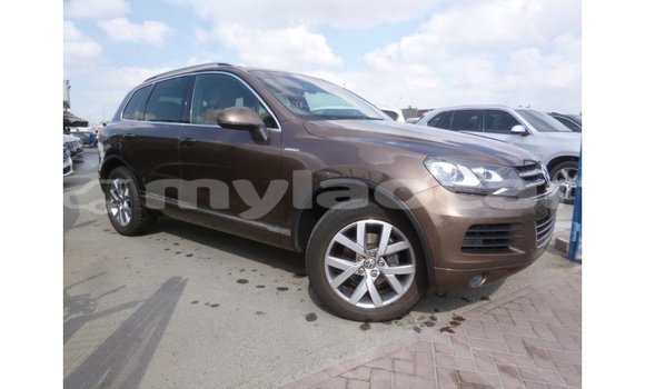 Buy Import Volkswagen Touareg Brown Car in Import - Dubai in Attapeu Province