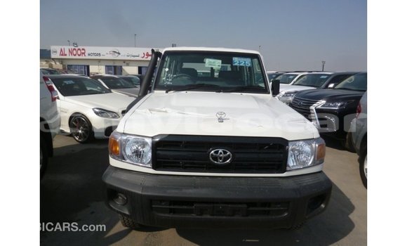 ຊື້ ການ ນຳ ເຂົ້າ Toyota Land Cruiser White ລົດ ໃນ Import - Dubai ໃນ Attapeu Province ຊື້ ການ ນຳ ເຂົ້າ Toyota Land Cruiser White ລົດ ໃນ Import - Dubai ໃນ Attapeu Province