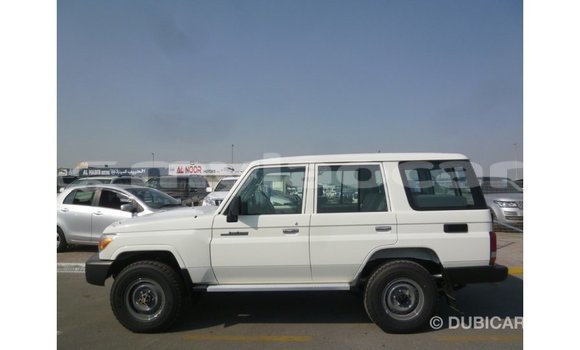 ຊື້ ການ ນຳ ເຂົ້າ Toyota Land Cruiser White ລົດ ໃນ Import - Dubai ໃນ Attapeu Province ຊື້ ການ ນຳ ເຂົ້າ Toyota Land Cruiser White ລົດ ໃນ Import - Dubai ໃນ Attapeu Province