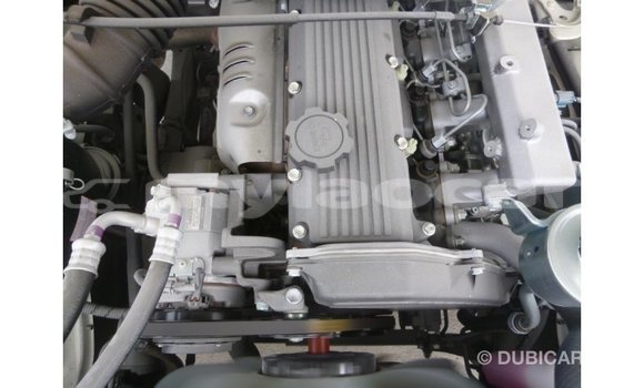 Acheter Import Voiture Toyota Land Cruiser Blanc à Import - Dubai, Attapeu Province Acheter Import Voiture Toyota Land Cruiser Blanc à Import - Dubai, Attapeu Province