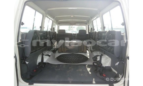 Buy Import Toyota Land Cruiser White Car in Import - Dubai in Attapeu Province Buy Import Toyota Land Cruiser White Car in Import - Dubai in Attapeu Province
