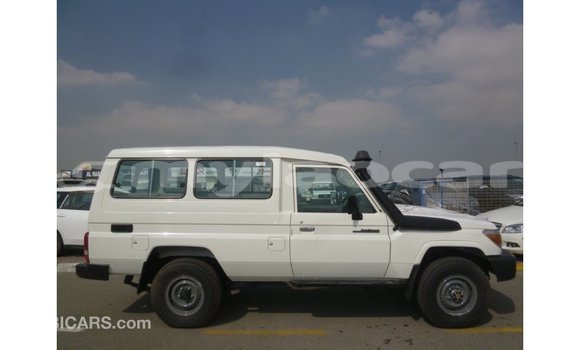 Buy Import Toyota Land Cruiser White Car in Import - Dubai in Attapeu Province Buy Import Toyota Land Cruiser White Car in Import - Dubai in Attapeu Province