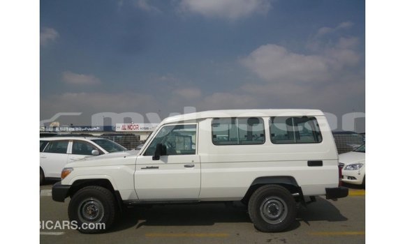 Buy Import Toyota Land Cruiser White Car in Import - Dubai in Attapeu Province Buy Import Toyota Land Cruiser White Car in Import - Dubai in Attapeu Province