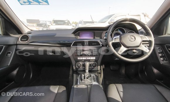 ຊື້ ການ ນຳ ເຂົ້າ Mercedes-Benz 200 White ລົດ ໃນ Import - Dubai ໃນ Attapeu Province ຊື້ ການ ນຳ ເຂົ້າ Mercedes-Benz 200 White ລົດ ໃນ Import - Dubai ໃນ Attapeu Province