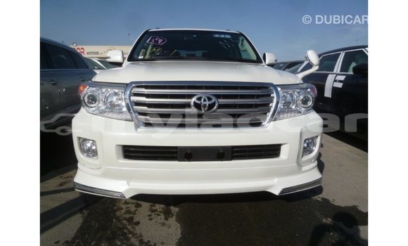 Buy Import Toyota Land Cruiser White Car in Import - Dubai in Attapeu Province Buy Import Toyota Land Cruiser White Car in Import - Dubai in Attapeu Province