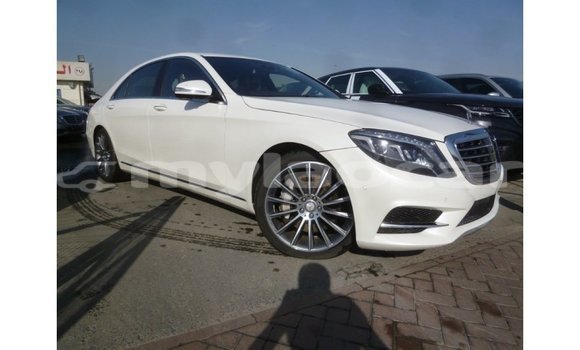 Buy Import Mercedes-Benz 190 (W201) White Car in Import - Dubai in Attapeu Province