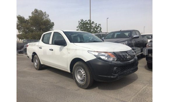 Buy Import Mitsubishi L200 White Car in Import - Dubai in Attapeu Province