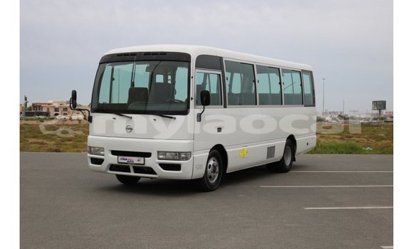 Buy Import Nissan Evalia White Truck in Import - Dubai in Attapeu Province