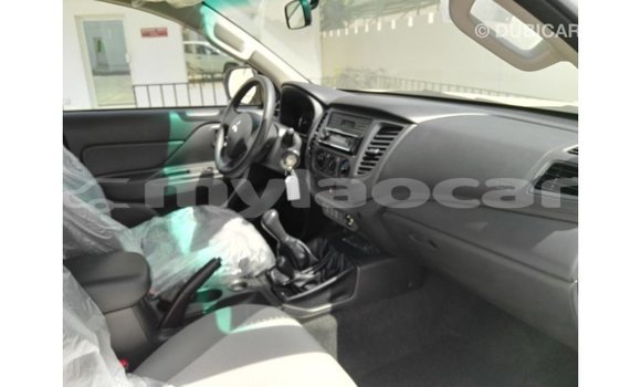 Buy Import Mitsubishi L200 White Car in Import - Dubai in Attapeu Province Buy Import Mitsubishi L200 White Car in Import - Dubai in Attapeu Province
