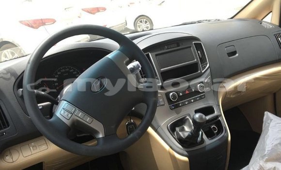 Buy Import Hyundai Accent White Car in Import - Dubai in Attapeu Province Buy Import Hyundai Accent White Car in Import - Dubai in Attapeu Province