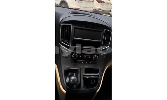 Buy Import Hyundai Accent White Car in Import - Dubai in Attapeu Province Buy Import Hyundai Accent White Car in Import - Dubai in Attapeu Province