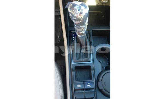 Buy Import Hyundai Tucson White Car in Import - Dubai in Attapeu Province Buy Import Hyundai Tucson White Car in Import - Dubai in Attapeu Province