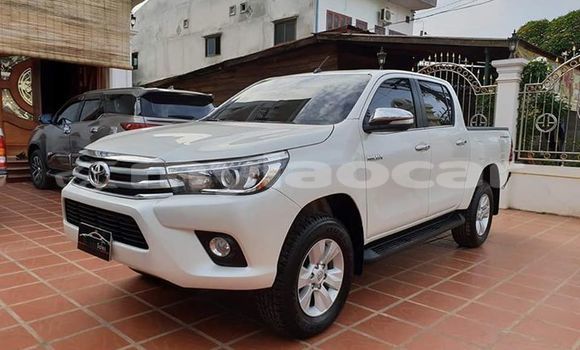 Buy Used Toyota Hilux White Car in Vientiane in Vientiane Province Buy Used Toyota Hilux White Car in Vientiane in Vientiane Province
