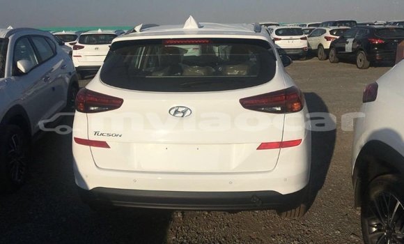 Buy Import Hyundai Tucson White Car in Import - Dubai in Attapeu Province Buy Import Hyundai Tucson White Car in Import - Dubai in Attapeu Province