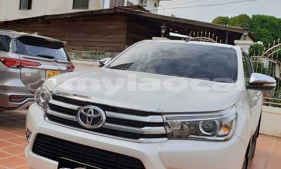 Buy Used Toyota Hilux White Car in Vientiane in Vientiane Province Buy Used Toyota Hilux White Car in Vientiane in Vientiane Province