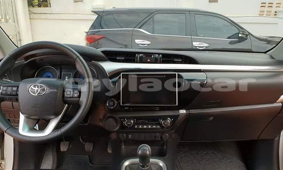 Buy Used Toyota Hilux White Car in Vientiane in Vientiane Province Buy Used Toyota Hilux White Car in Vientiane in Vientiane Province