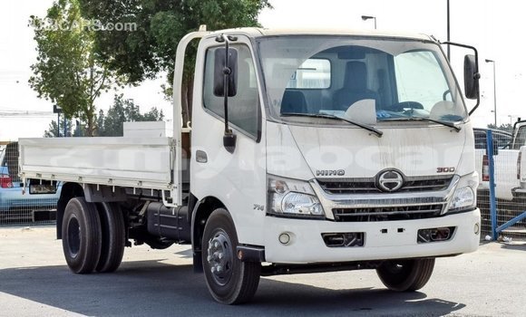 Buy Import Hino 300 Series White Truck in Import - Dubai in Attapeu Province
