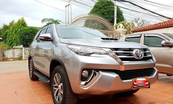 Buy Used Toyota Fortuner Silver Car in Vientiane in Vientiane Province Buy Used Toyota Fortuner Silver Car in Vientiane in Vientiane Province