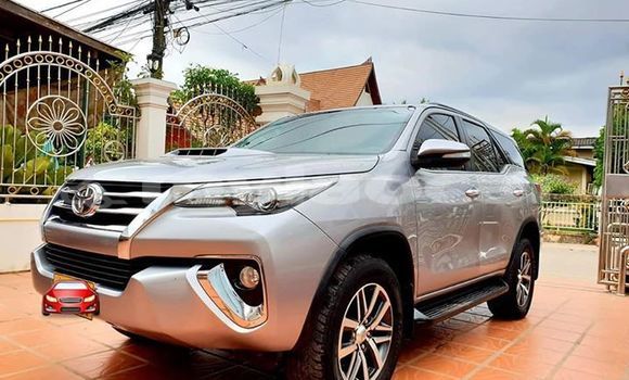 Buy Used Toyota Fortuner Silver Car in Vientiane in Vientiane Province Buy Used Toyota Fortuner Silver Car in Vientiane in Vientiane Province