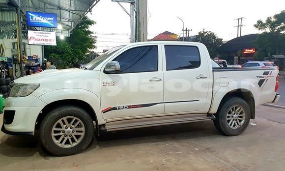 Buy Used Toyota Hilux White Car in Vientiane in Vientiane Province Buy Used Toyota Hilux White Car in Vientiane in Vientiane Province