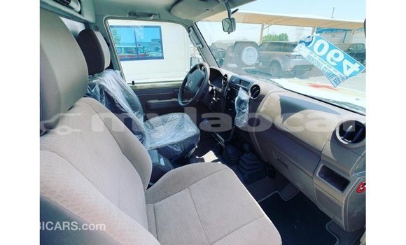 Buy Import Toyota Land Cruiser White Car in Import - Dubai in Attapeu Province Buy Import Toyota Land Cruiser White Car in Import - Dubai in Attapeu Province