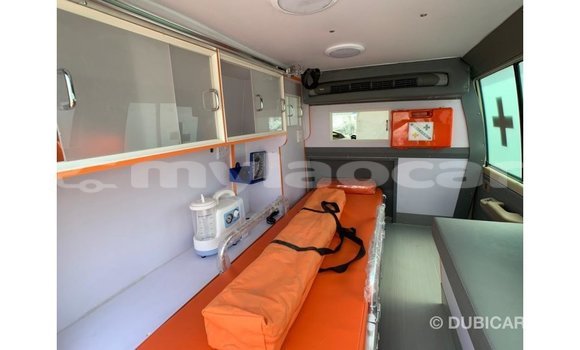 Buy Import Toyota Land Cruiser White Car in Import - Dubai in Attapeu Province Buy Import Toyota Land Cruiser White Car in Import - Dubai in Attapeu Province