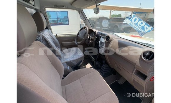 Buy Import Toyota Land Cruiser White Car in Import - Dubai in Attapeu Province Buy Import Toyota Land Cruiser White Car in Import - Dubai in Attapeu Province