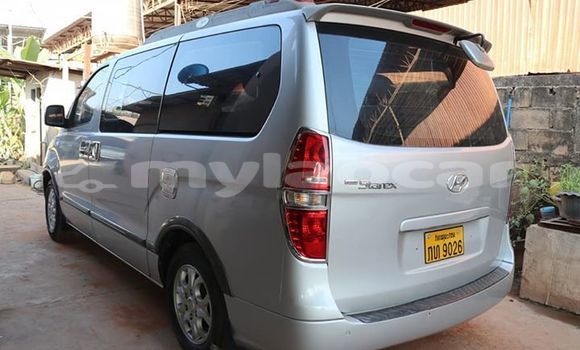 Buy Used Hyundai Grand Starex Silver Car in Vientiane in Vientiane Province Buy Used Hyundai Grand Starex Silver Car in Vientiane in Vientiane Province