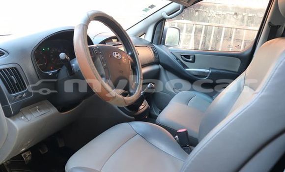 Buy Used Hyundai Grand Starex Silver Car in Vientiane in Vientiane Province Buy Used Hyundai Grand Starex Silver Car in Vientiane in Vientiane Province