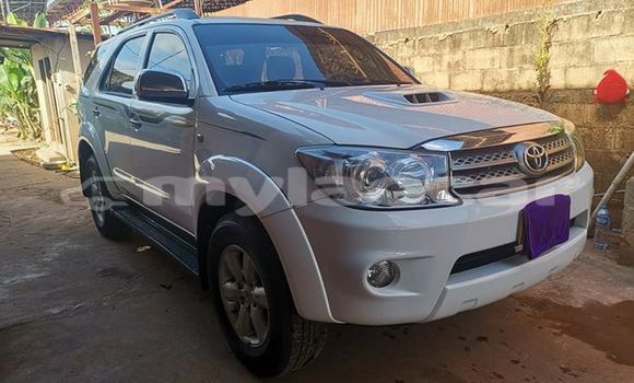 Buy Used Toyota Fortuner White Car in Vientiane in Vientiane Province Buy Used Toyota Fortuner White Car in Vientiane in Vientiane Province
