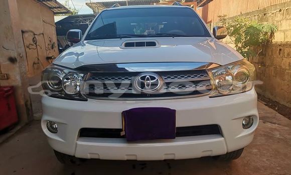 Buy Used Toyota Fortuner White Car in Vientiane in Vientiane Province Buy Used Toyota Fortuner White Car in Vientiane in Vientiane Province