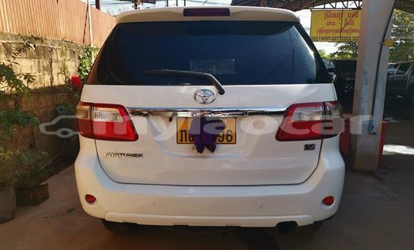 Buy Used Toyota Fortuner White Car in Vientiane in Vientiane Province Buy Used Toyota Fortuner White Car in Vientiane in Vientiane Province