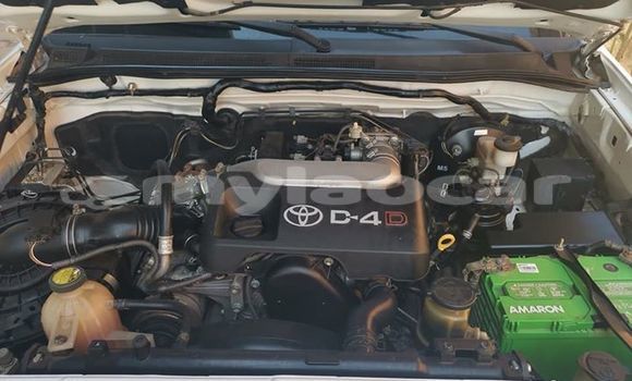 Buy Used Toyota Fortuner White Car in Vientiane in Vientiane Province Buy Used Toyota Fortuner White Car in Vientiane in Vientiane Province