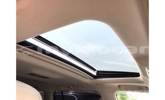 Acheter Import Voiture Toyota Land Cruiser Blanc à Import - Dubai, Attapeu Province Acheter Import Voiture Toyota Land Cruiser Blanc à Import - Dubai, Attapeu Province