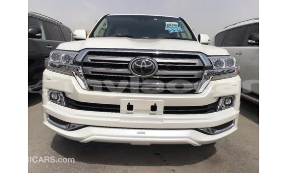 Acheter Import Voiture Toyota Land Cruiser Blanc à Import - Dubai, Attapeu Province Acheter Import Voiture Toyota Land Cruiser Blanc à Import - Dubai, Attapeu Province