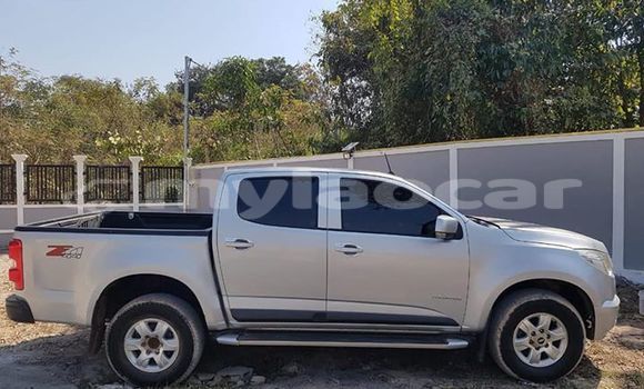 Buy Used Chevrolet Colorado Silver Car in Vientiane in Vientiane Province