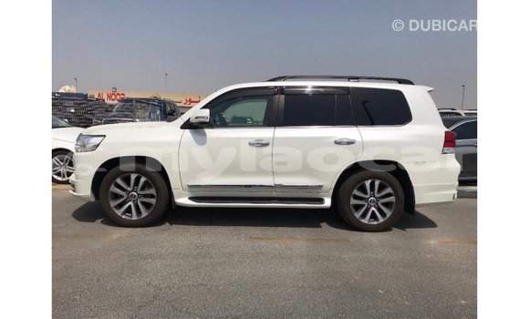 Buy Import Toyota Land Cruiser White Car in Import - Dubai in Attapeu Province Buy Import Toyota Land Cruiser White Car in Import - Dubai in Attapeu Province