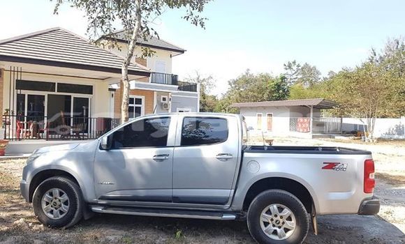 Buy Used Chevrolet Colorado Silver Car in Vientiane in Vientiane Province Buy Used Chevrolet Colorado Silver Car in Vientiane in Vientiane Province