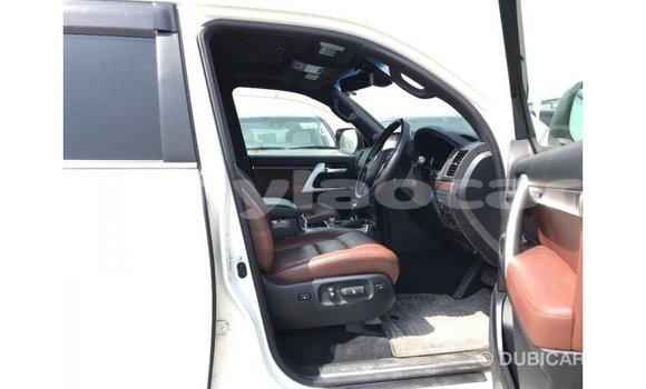 Buy Import Toyota Land Cruiser White Car in Import - Dubai in Attapeu Province Buy Import Toyota Land Cruiser White Car in Import - Dubai in Attapeu Province