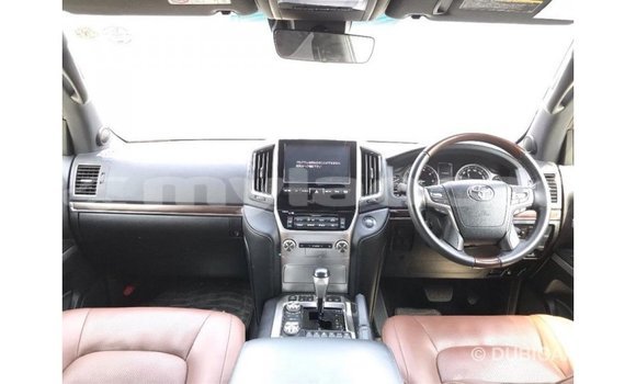 Buy Import Toyota Land Cruiser White Car in Import - Dubai in Attapeu Province Buy Import Toyota Land Cruiser White Car in Import - Dubai in Attapeu Province