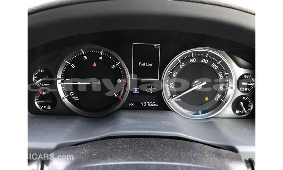 Buy Import Toyota Land Cruiser White Car in Import - Dubai in Attapeu Province Buy Import Toyota Land Cruiser White Car in Import - Dubai in Attapeu Province