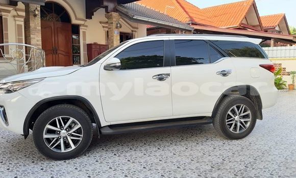 Buy Used Toyota Fortuner White Car in Vientiane in Vientiane Province Buy Used Toyota Fortuner White Car in Vientiane in Vientiane Province